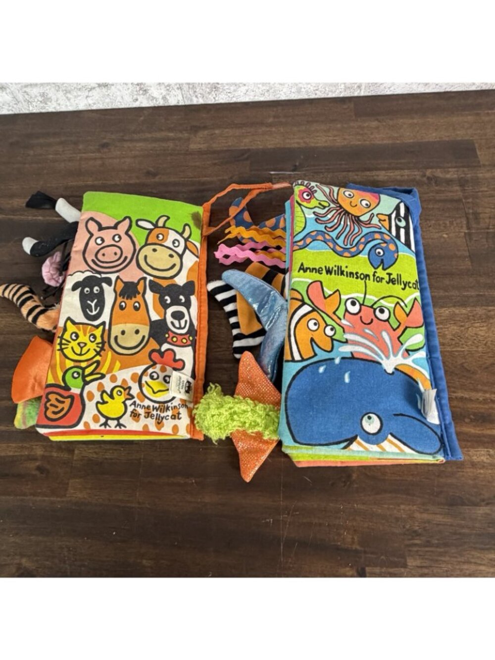 2 Jellycat Sea Tails & Farm Tails Soft Crinkle Book  Baby Sensory Fabric 5012 - Picture 2 of 2